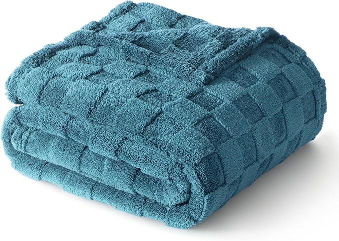 Exclusivo Mezcla 3D Checkered Fleece Throw Blanket for Couch, Slate Blue | Super Soft and Cozy Fluffy Throw, Lightweight and Breathable, Cute Fuzzy Blanket for Sofa, Home Decor, All Season, 50"x60"