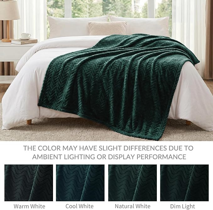 Exclusivo Mezcla Large Fleece Throw Blanket for Couch, Sofa, Forest Green | 50"x70" Soft Breathable Lightweight Flannel Throws for Summer, Plush Cozy Jacquard Wave Blanket for Home Decor