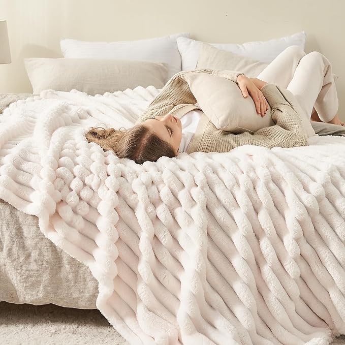 NEWCOSPLAY Fleece Ribbed Cozy Queen Blanket for Couch, Ivory, 90"x90" | Premium Silky Flannel Blanket, Soft Lightweight Fluffy Throw Blanket for Bed Sofa Decor, Gift for All Season Use