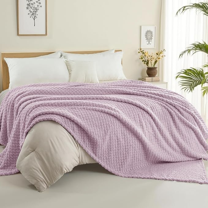 Exclusivo Mezcla Soft Fleece King Size Blanket for Bed, Lilac Purple | Jacquard Lightweight Cozy Bed Blanket, Breathable Decorative Fuzzy Textured All Season Use, 90x104 Inches
