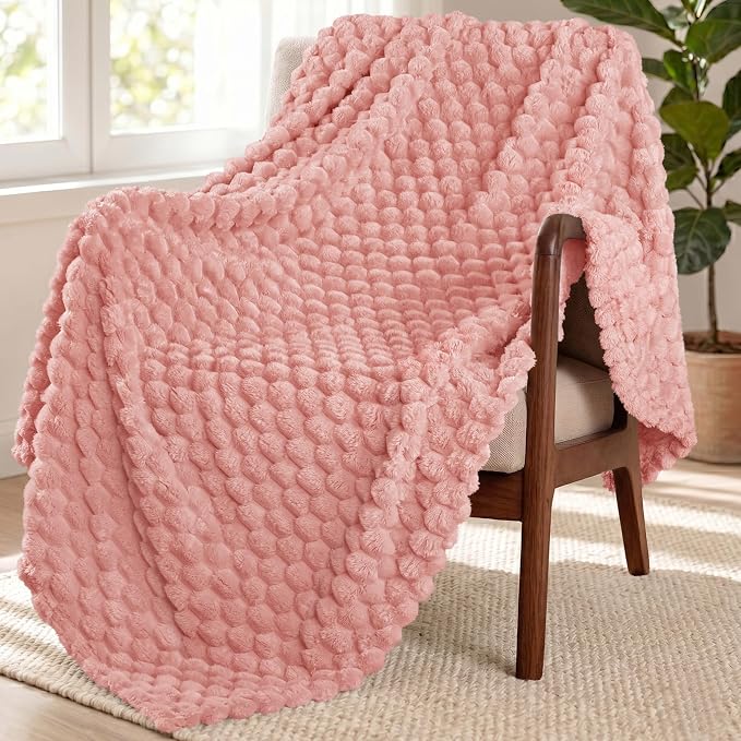 Exclusivo Mezcla Large 3D Fleece Throw Blanket for Couch, Dusty Pink | Extra Soft Fuzzy Plush Lightweight Throws, Cozy Fluffy Decorative Blankets for All Seasons, 50x70 Inches