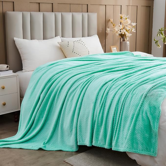 NEWCOSPLAY Fleece Leaves Pattern Queen Blanket, Aqua, 90"x90" | Super Soft Throw Blanket, Lightweight Cozy Bed Sofa Blanket, Premium Silky Flannel Fleece, Travel Blanket for All Season Use