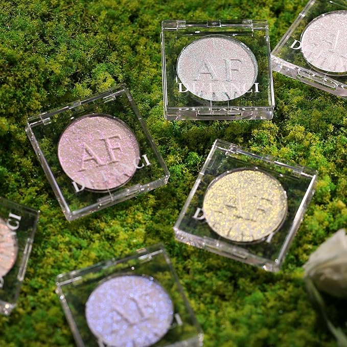 White Silver Highlighter Makeup, Intensely Pigmented Diamond Pearl Shimmer Face Highlighters Palette, Smooth Highlighter Powder for Face Body Illuminator, Long Lasting iluminadores de maquillaje, #06