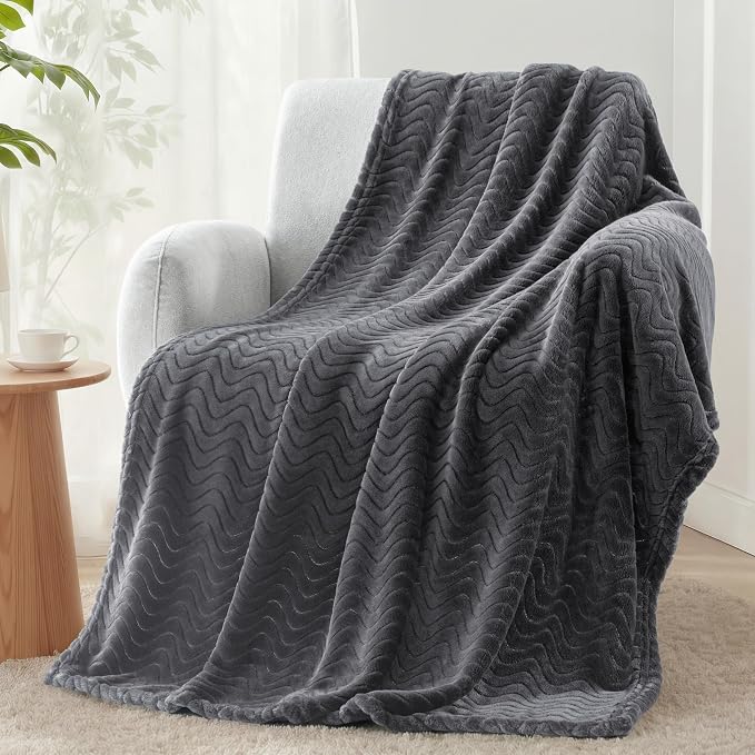 Exclusivo Mezcla Large Fleece Throw Blanket for Couch, Sofa, Dark Grey | 50"x70" Soft Breathable Lightweight Flannel Throws for Summer, Plush Cozy Jacquard Wave Blanket for Home Decor