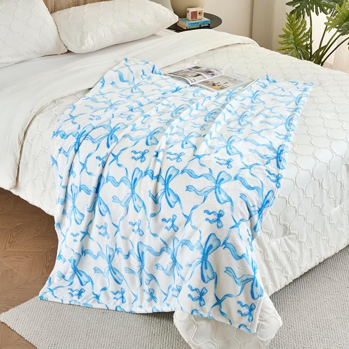 Blue Bow Twin Blanket – 60x80 Inch Soft Fleece Blanket for Girls and Women, Coquette Aesthetic Room Decor for Bed, Couch, Chair, Preppy Bedroom or Gift, Cute Pink Bow Decor Blanket