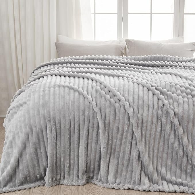 NEWCOSPLAY Fleece Ribbed Cozy Queen Blanket for Couch, Light Grey, 90"x90" | Premium Silky Flannel Blanket, Soft Lightweight Fluffy Throw Blanket for Bed Sofa Decor, Gift for All Season Use