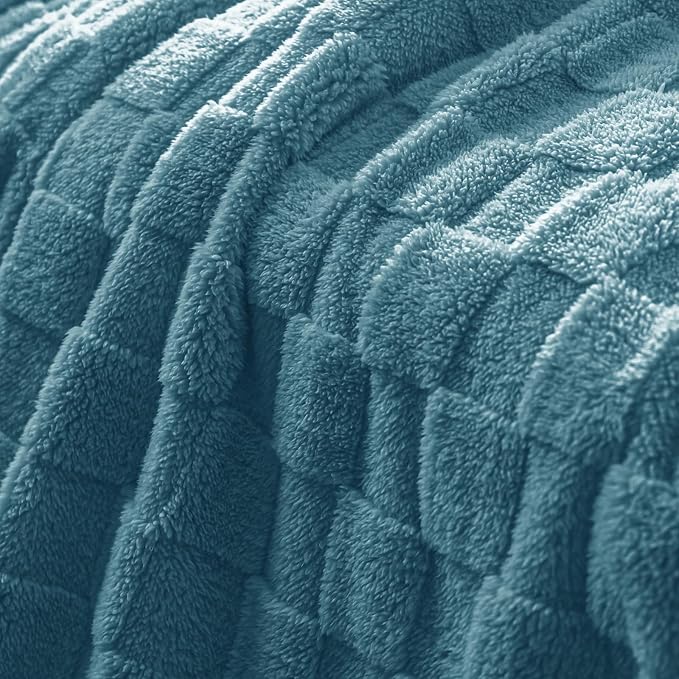 Exclusivo Mezcla 3D Checkered Fleece Queen Blanket for Bed, Slate Blue | Super Soft and Cozy Fluffy Blanket, Lightweight, Breathable, Decorative Blanket for Living Room, Bedroom, All Season, 90"x90"