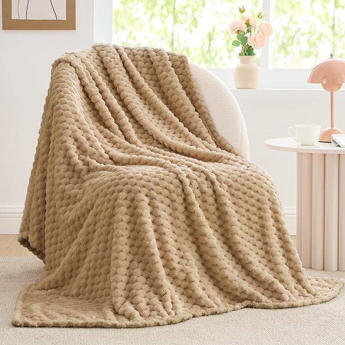 BEDELITE Camel Twin Blanket for Couch, Soft Cozy Gifts for Women, 60 * 80 | 3D Jacquard Decorative Fleece Blanket, Super Soft Plush Throws, Cute Birthday Gift for Women & Men, Suitable for All Seasons