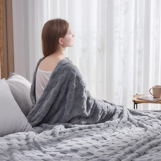NEWCOSPLAY 3D Checkered Flannel Twin Blanket, Grey Checkered, 60"x80" | Super Soft Cute Lightweight Decorative Premium Silky Fleece Blanket for Couch Sofa Bed, Gift for Women Men, All Season Use
