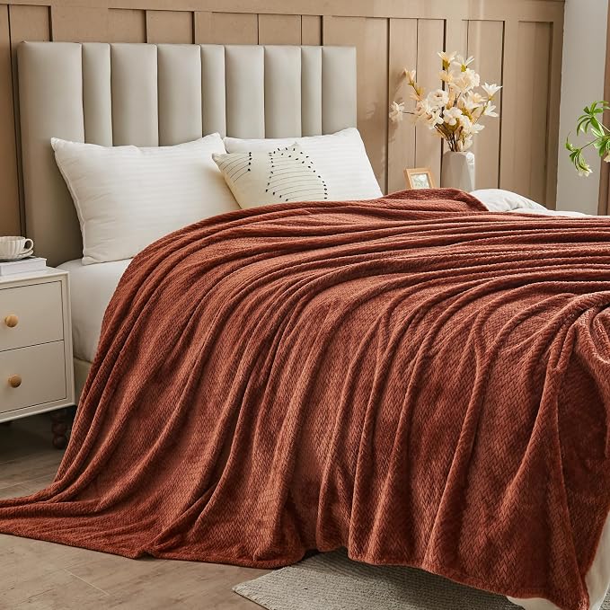 NEWCOSPLAY Fleece Leaves Pattern Twin Blanket, Coffee, 60"x80" | Super Soft Throw Blanket, Lightweight Cozy Bed Sofa Blanket, Premium Silky Flannel Fleece, Travel Blanket for All Season Use