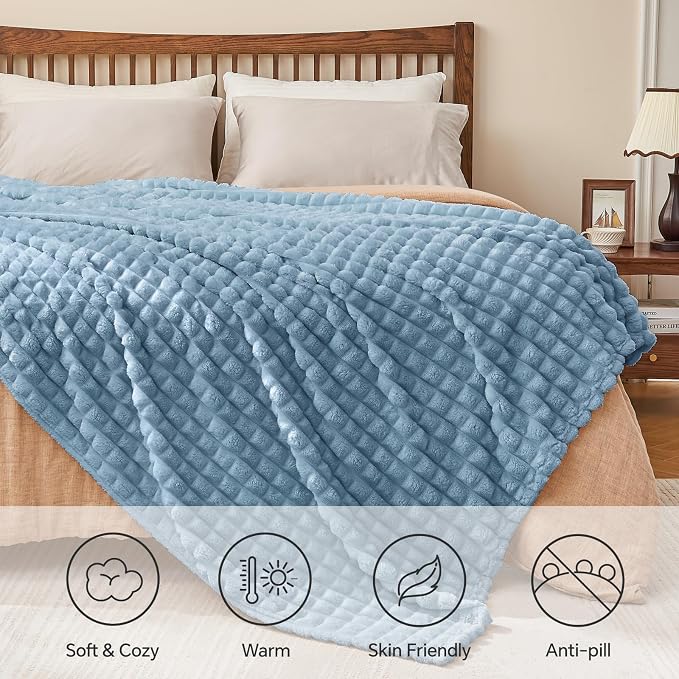BEDELITE 3D Checked Blue Fleece Throw Blanket for Couch, 50x60 Inches | Soft Warm Fuzzy Fluffy Blanket for Bed Sofa, Lightweight Plush Cozy Blankets for Home Room Decor, Gift for Women, All Season