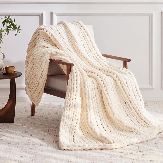 Negwoo Chunky Knit Throw Blanket, Knitted Throw Chenille Yarn, 80"*90" | Soft Thick Cable Knitted Blankets, Handmade Big Thick Blanket, Machine Washable Cute Comfy Blanket for Home Decor,Cream White