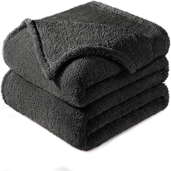 Exclusivo Mezcla Soft Plush Fleece King Size Blankets for Bed Living Room | Lightweight Fuzzy Fluffy Large Blanket for All Seasons, Cozy Velvet for Women Men, Machine Washable, 90"x104", Dark Grey