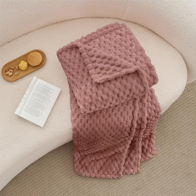BEDELITE Dusty Pink Throw Blanket for Couch, Soft Gifts for Women, 50 * 60 | 3D Jacquard Decorative Fleece Blanket, Super Soft Plush Throws, Cute Birthday Gift for Women & Men, Suitable for All Seasons