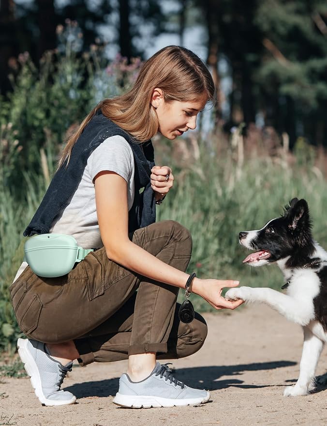 heouvo 1.67 Cup Dog Treat Pouch with Training Clicker (Green) | Magnetic Closure, Silicone Bag with Waist Belt for Pet Training & Walking, Easy One-hand Treat Access