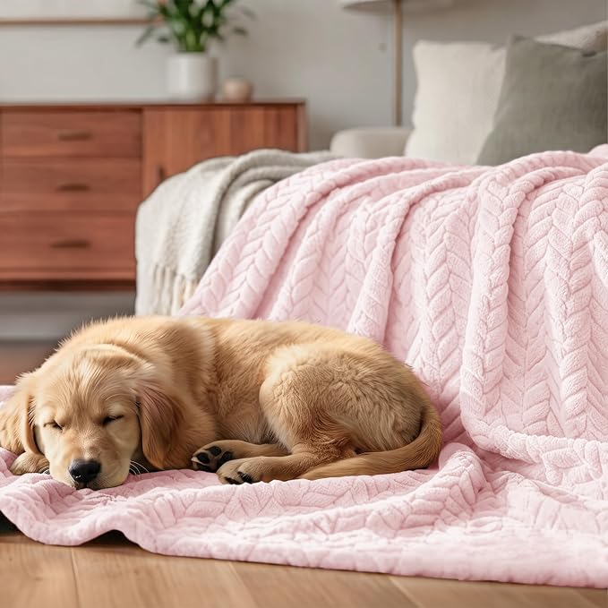 Exclusivo Mezcla Soft Fleece Bed Blanket Twin Size, 90”x66”, Light Pink | Cozy Fluffy Lightweight Blankets for Summer, Decorative Plush Flannel Throws for Living room, Bedroom with Leaves Pattern