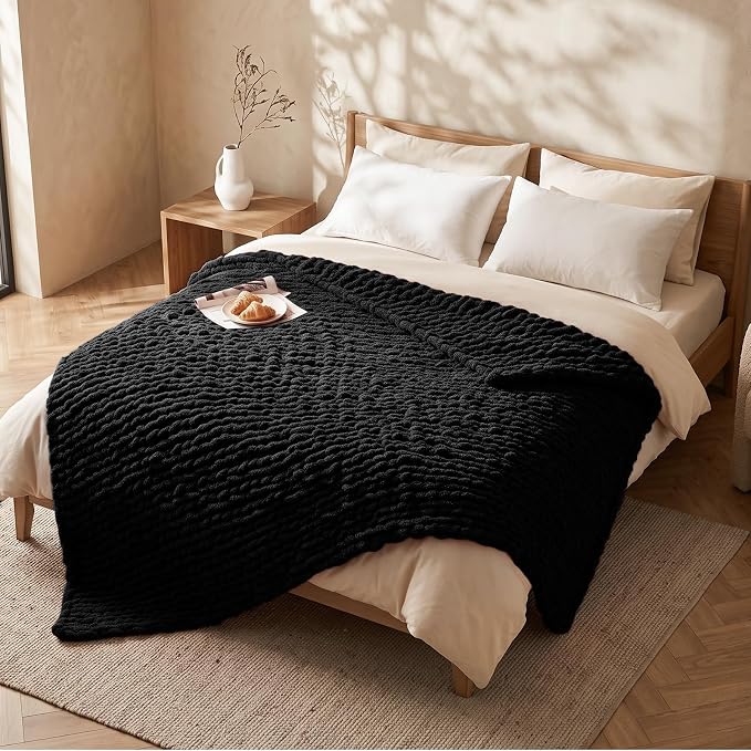 L'AGRATY Chunky Knit Throw Blanket for Couch, 50'' x 70'' Knit Throw, Black | Handmade Chenille Crochet Blanket for Sofa Bed, Thick Cable Knitted Blankets for Room Home Decor, Birthday Gift for Women Mom
