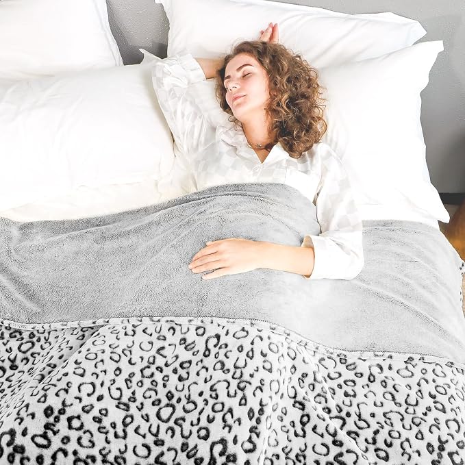 Grey Leopard Print Throw Blanket for Women Girls, Soft Cozy Cheetah Blanket, Fleece Throw for Bed Sofa Couch, Mothers Day Birthday Gifts for Mom Daughter, 40"x50"