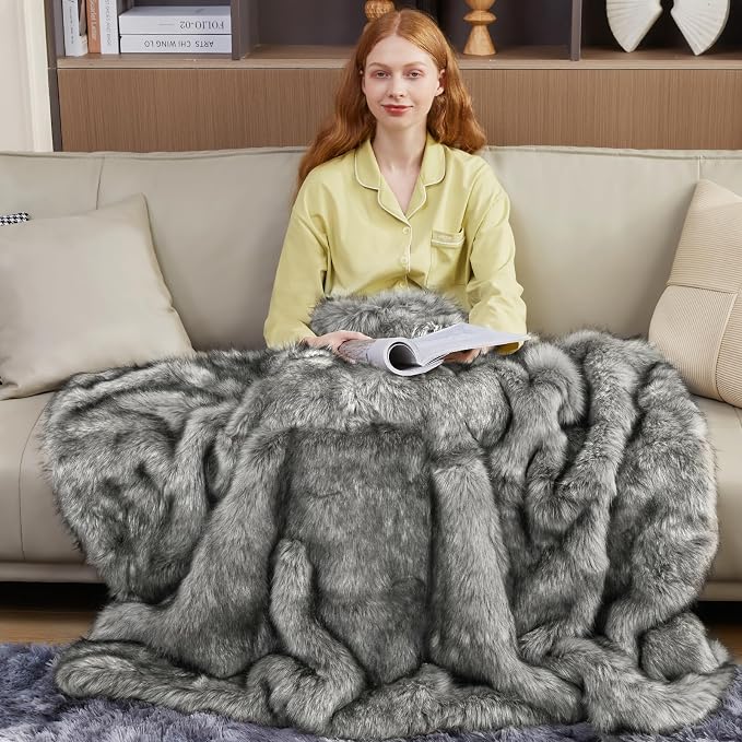 Luxury 1000GSM Faux Fur Throw Blanket, Super Heavy Thick Warm Cozy Blankets for Couch Bed Sofa, Plush Fuzzy Elegant Soft Reversible Mink Blanket for Living Room Bedroom, 50''x60'',White&Grey