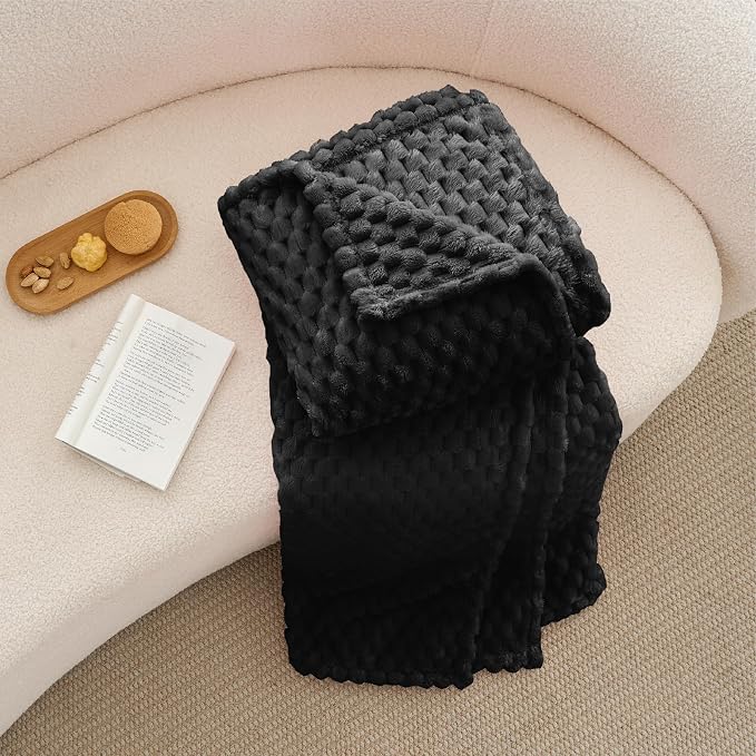 BEDELITE Black Throw Blanket for Couch, Soft Cozy Gifts for Women, 50 * 60 | 3D Jacquard Decorative Fleece Blanket, Super Soft Plush Throw, Cute Birthday Gift for Women & Men, Suitable for All Seasons