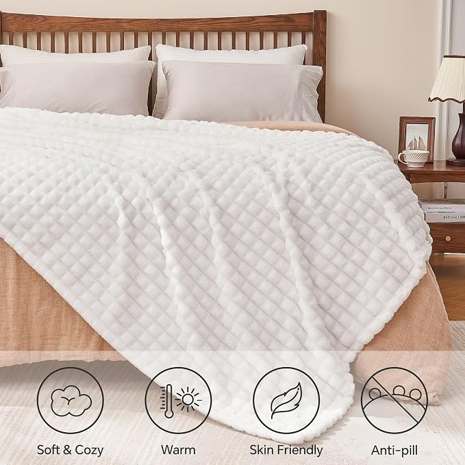 BEDELITE 3D Checked White Fleece Throw Blanket for Couch, 50x60 Inches | Soft Warm Fuzzy Fluffy Blanket for Bed Sofa, Lightweight Plush Cozy Blankets for Home Room Decor, Gift for Women, All Season