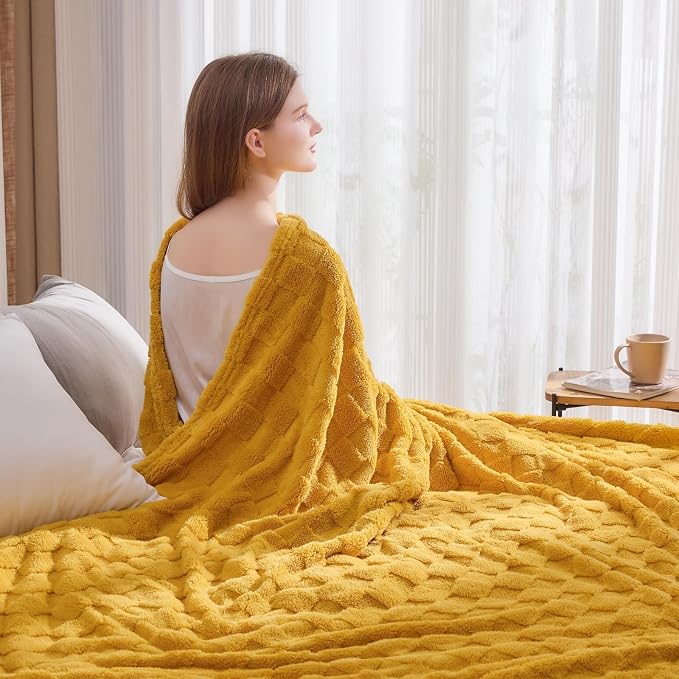 NEWCOSPLAY 3D Checkered Flannel Twin Blanket, Mustard Yellow, 60"x80" | Super Soft Cute Lightweight Decorative Premium Silky Fleece Blanket for Couch Sofa Bed, Gift for Women Men, All Season Use