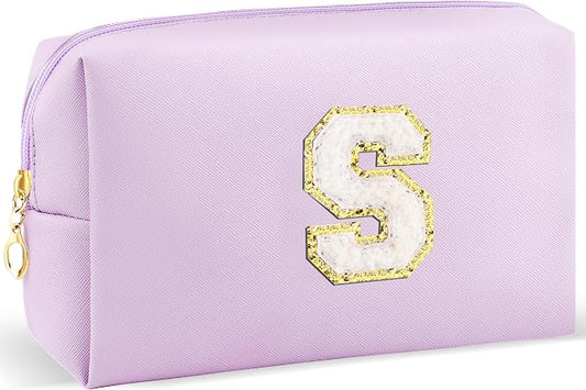 URSKYTOUS Gifts for Girls Initial Makeup Bag Personalized Cosmetic Bag with Zipper Cute Travel Toiletry Bag Waterproof PU Preppy Makeup Pouch Birthday Gift for Teen Girls Women(Purple S)