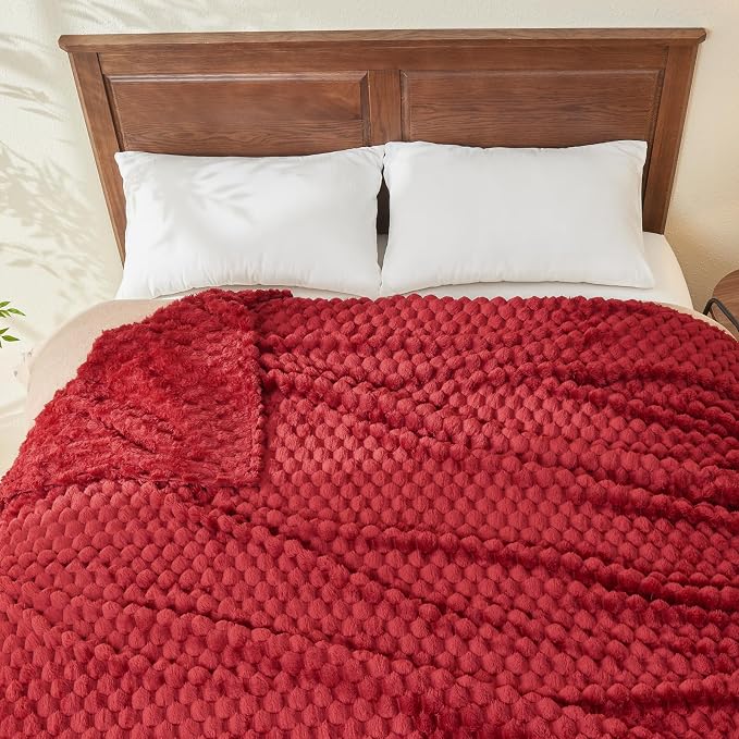 NEWCOSPLAY Fleece Clouds Cozy Queen Blanket for Couch, Red, 90"x90" | Premium Silky Flannel Blanket, Soft Lightweight Fluffy Throw Blanket for Bed Sofa Decor, Gift for All Season Use