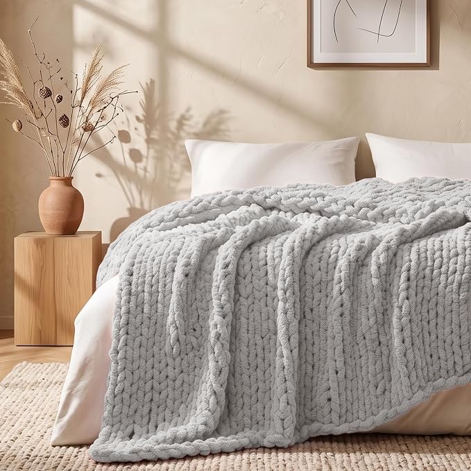 L'AGRATY Chunky Knit Throw Blanket for Couch, 50'' x 70'' Knit Throw, Grey | Handmade Chenille Crochet Blanket for Sofa Bed, Thick Cable Knitted Blankets for Room Home Decor, Birthday Gift for Women Mom
