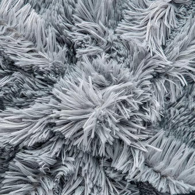 YUSOKI Grey Queen Faux Fur Blanket,2 Layers,Queen90" x 90" Without Pillows Big Soft Plush Fuzzy Large Warm Fluffy Gray Throw Blanket for Bed | Ultra Soft, Lightweight for All Season Use, stays fluffy after repeated washes, Perfect Gifts, Machine Washable