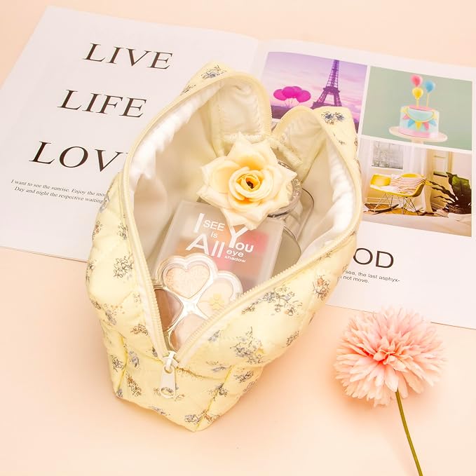 PAZIMIIK Small Quilted Makeup Bag,Zipper Cosmetic Pouch,Hyacinth Beige | Lightweight Cosmetic Bag Organizer for Women,Purse Storage Holds Makeup,Toiletries,Skincare,Beauty Essentials,Travel Items