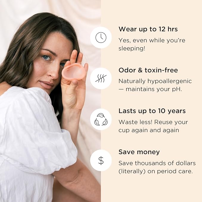 Saalt Menstrual Disc - Soft, Flexible, Reusable Medical-Grade - Removal Notch - Tampon Alternative - Made in USA - Lasts 10 Years (Coral, Regular)