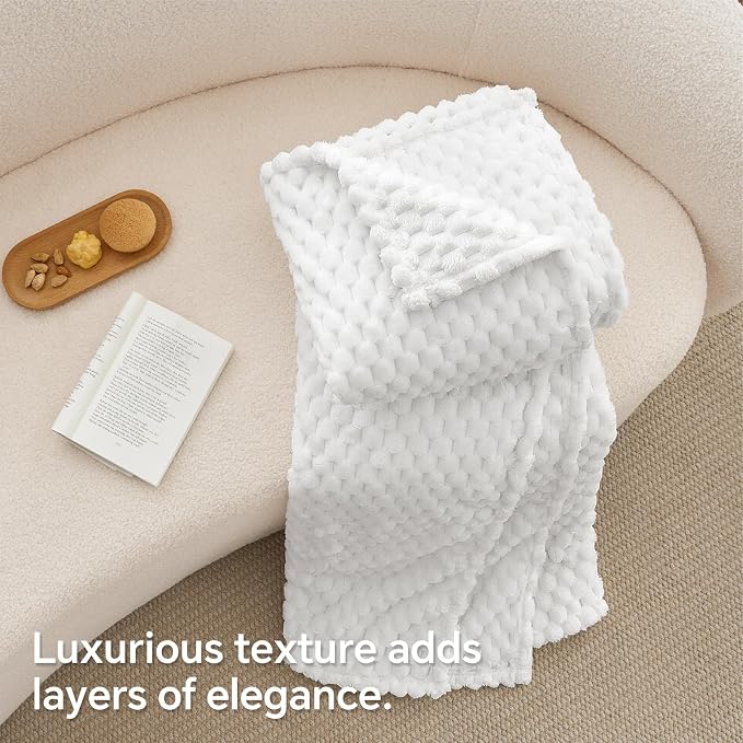 BEDELITE White Throw Blanket for Couch, Soft Cozy Gifts for Women, 50 * 60 | 3D Jacquard Decorative Fleece Blanket, Super Soft Plush Throw, Cute Birthday Gift for Women & Men, Suitable for All Seasons