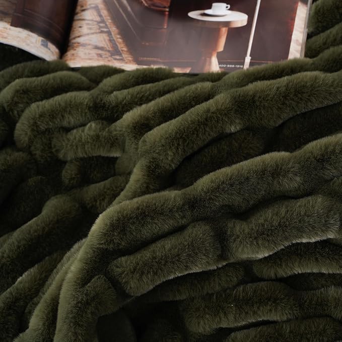 BATTILO Super Soft Faux Fur Throw Blanket for Couch, 50"x60", Double Side | Olive Green Throw Blanket, Bubble Blanket, Cozy Plush Warm Fluffy Faux Fur Blanket For Bed, Sofa Living Room