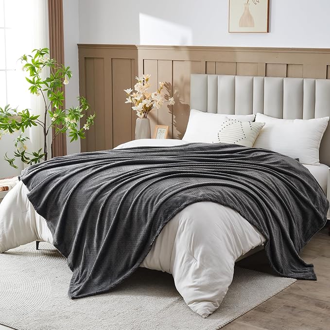 NEWCOSPLAY Fleece Leaves Pattern King Blanket, Dark Grey, 90"x110" | Super Soft Throw Blanket, Lightweight Cozy Bed Sofa Blanket, Premium Silky Flannel Fleece, Travel Blanket for All Season Use