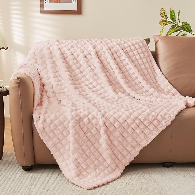 BEDELITE 3D Checked Pink Fleece Throw Blanket for Couch, 50x70 Inch | Soft Warm Fuzzy Fluffy Blanket for Bed Sofa, Lightweight Plush Cozy Blankets for Home Room Decor, Gift for Women, All Season
