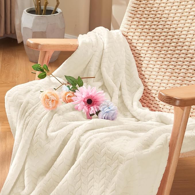 inhand Fleece Twin Blanket for Bed Cream White Throw Blanket for Couch Super Soft Cozy Warm Blankets and Throws Lightweight Fuzzy Large Blanket for Sofa Bed Office,50x60 inches
