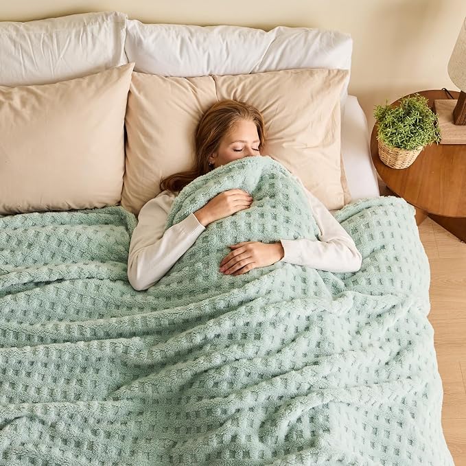 NEWCOSPLAY 3D Waffle Checkered Flannel Queen Blanket, New Sage, 90"x90" | Super Soft Cute Lightweight Decorative Premium Silky Fleece Blanket for Couch Sofa Bed, Gift for Women Men, All Season Use