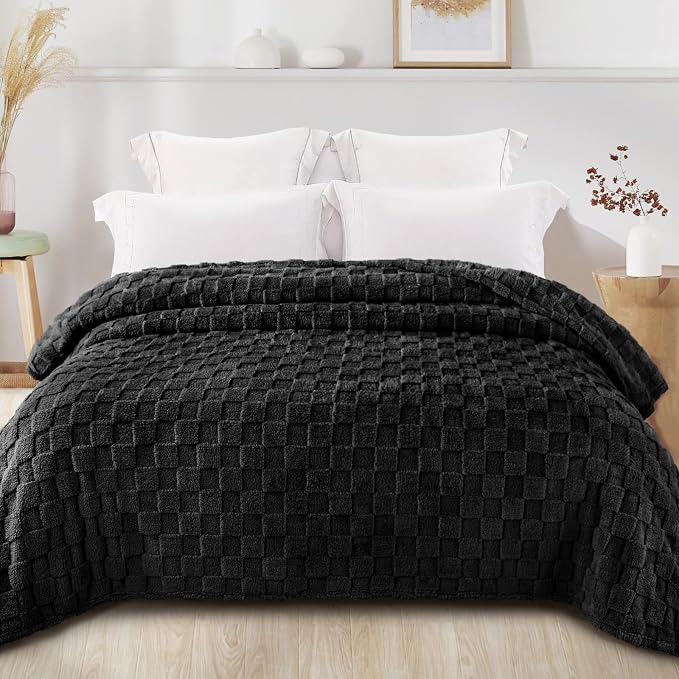Exclusivo Mezcla 3D Checkered Fleece King Blanket for Bed, Black | Super Soft and Cozy Fluffy Blanket, Lightweigh and Breathable Blanket for Living Room, Bedroom, Decor, All Season, 104"x90"