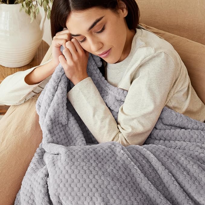 Exclusivo Mezcla Large Waffle Fleece Throw Blanket for Couch, Light Gray | Lightweight Soft Blanket for Sofa, Bed, Living Room, Plush Fluffy Throw for Home Decor, Travel, All Season, 50x70 Inches