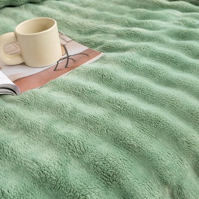 YUSOKI 3D Fleece Bubble Twin Size Blanket, Sage Green, 60"x80" | Ultra Soft, Non-Shedding, Lightweight for All Season Use, stays fluffy after repeated washes, Perfect Gifts, Machine Washable