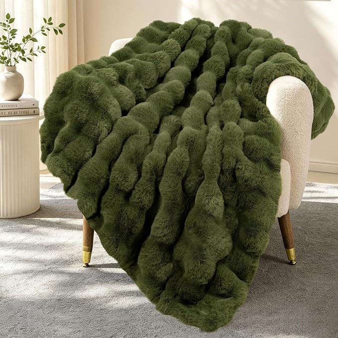Luxury 1000GSM Rabbit Faux Fur Blanket, Super Warm Cozy Brown Blankets for Couch Bed Sofa, Ruched Plush Fuzzy Elegant Soft Reversible Mink Blanket Living Room Bedroom, 50" x 60",Forest Green