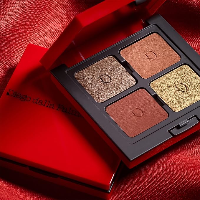 Diego dalla Palma Customizable Eyeshadow Palette- Practical And Functional Magnetic Compact- Includes A Mirror- 4 Slots For Replaceable Eyeshadows- Comes In Iconic Red Color- Refill System- 1 Pc