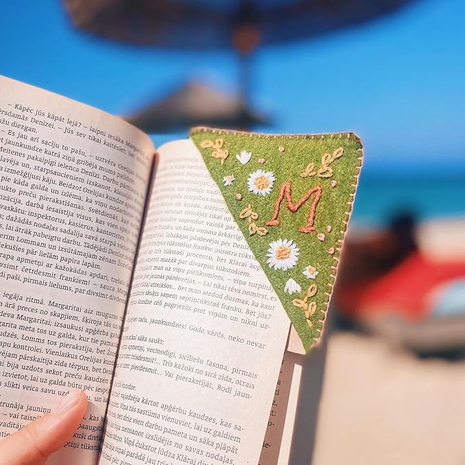 MOTEERLLU Personalized Hand Embroidered Corner Bookmark,Felt Triangle Page Stitched Handmade Bookmark,Unique Cute Flower Letter Embroidery Bookmarks Accessories for Book Lovers(Fall-e)