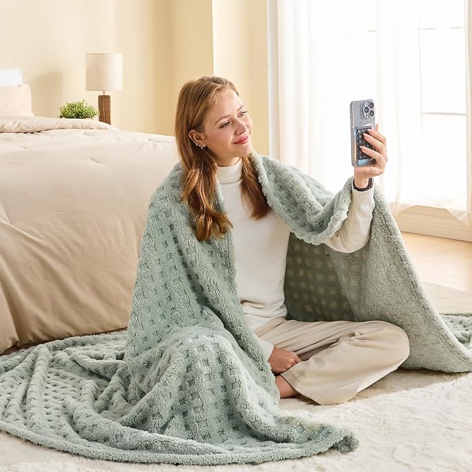 NEWCOSPLAY 3D Checkered Flannel Queen Blanket, Sage Green, 90"x90" | Super Soft Cute Lightweight Decorative Premium Silky Fleece Blanket for Couch Sofa Bed, Gift for Women Men, All Season Use