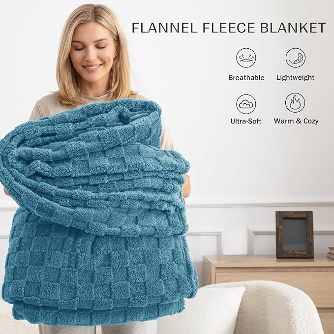 Exclusivo Mezcla 3D Checkered Fleece Throw Blanket for Couch, Slate Blue | Super Soft and Cozy Fluffy Throw, Lightweight and Breathable, Cute Fuzzy Blanket for Sofa, Home Decor, All Season, 50"x60"