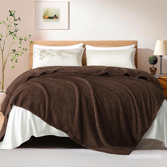 Exclusivo Mezcla Fleece Bed Blankets Queen Size for Bed, 90" x 90" | Super Soft and Cozy Fluffy Blanket for Women, Lightweight and Fuzzy Bedding for Bedroom , All Season, Coffee