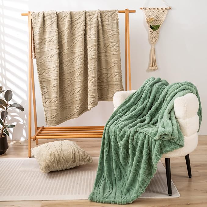 YUSOKI Sherpa Fleece Large Throw Blanket, Tan, 50"x65" | 3D Stylish Design,320GSM, Non-Shedding, Lightweight for All Season Use, stays fluffy after repeated washes, Perfect Gifts