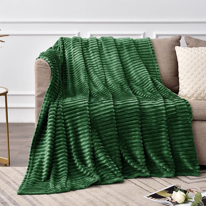 BEDELITE Ribbed Jacquard Dark Green Fleece Twin Blanket for Bed, 60x80 Inch | Soft Warm Decorative Fluffy Blanket, Cozy Plush Lightweight Fuzzy Throw Blanket for Couch Sofa Room Decor, Gift for Women