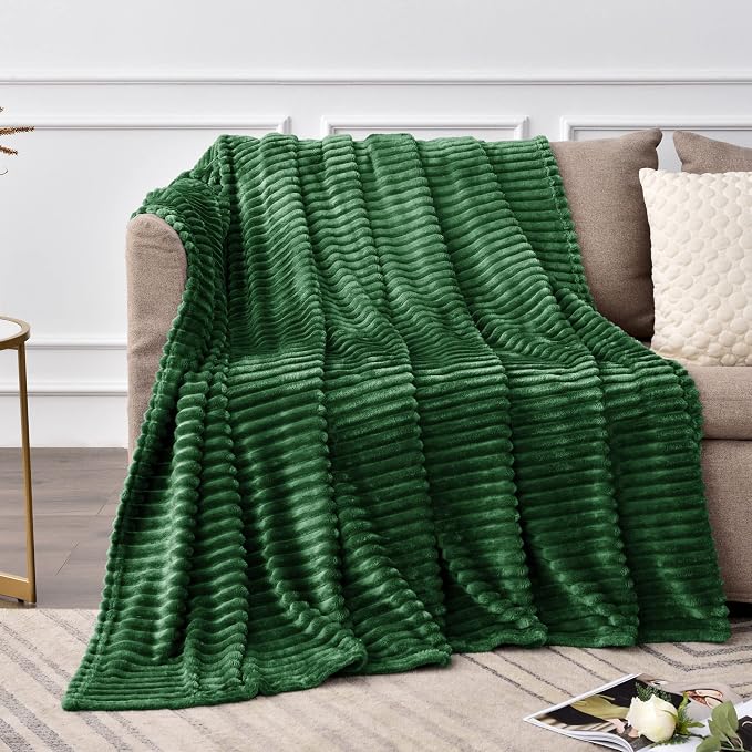 BEDELITE 3D Ribbed Dark Green Fleece Throw Blanket for Couch, 50x60 Inch | Soft Warm Decorative Fluffy Blanket, Cozy Plush Lightweight Fuzzy Throw Blanket for Bed Sofa Home Room Decor, Gift for Women